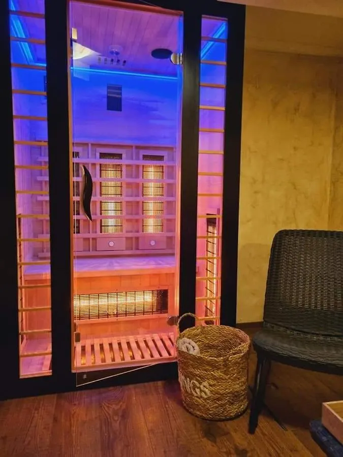 Pine & Oak Holiday Home Fužine شاليه